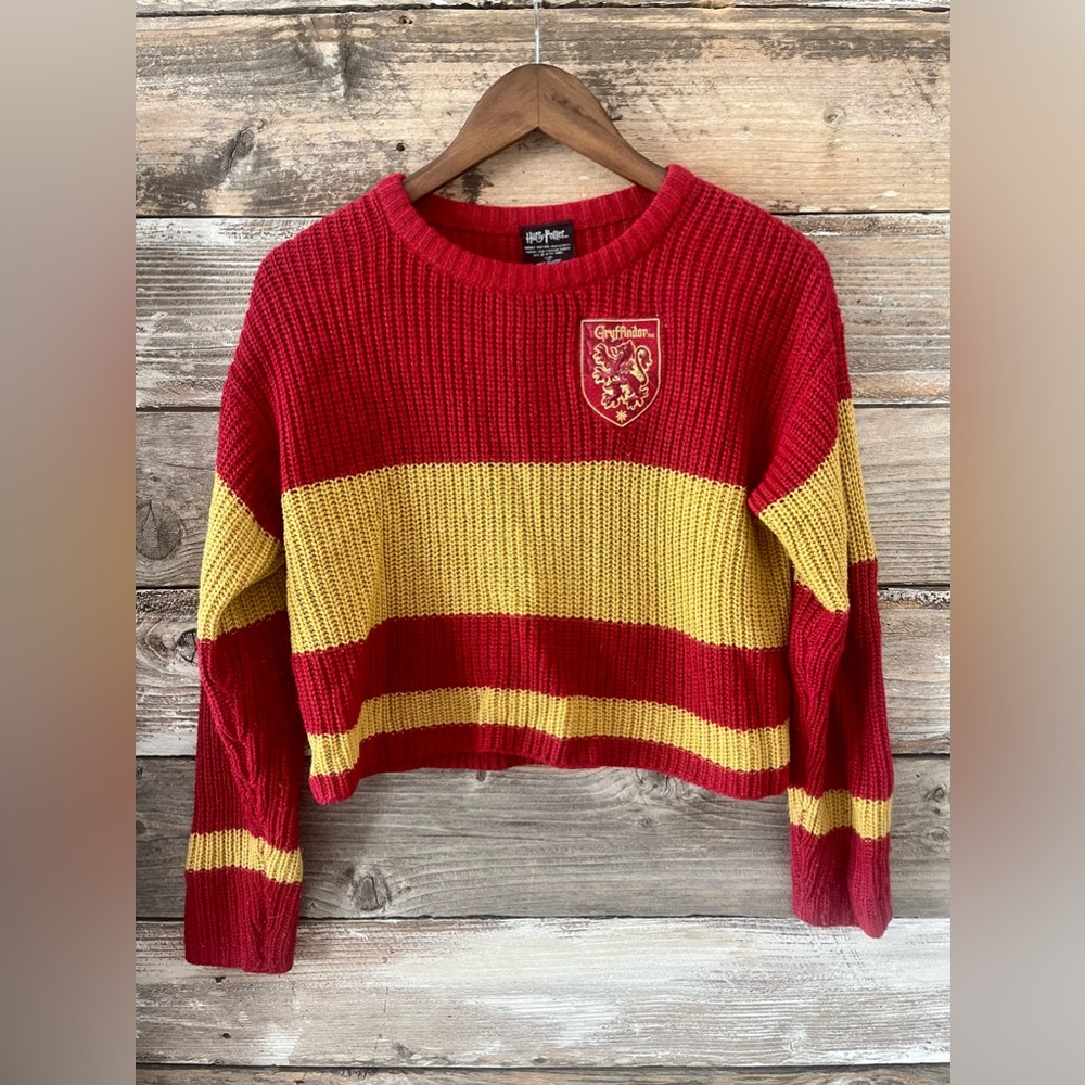 HARRY POTTER- Gryffindor acrylic sweater